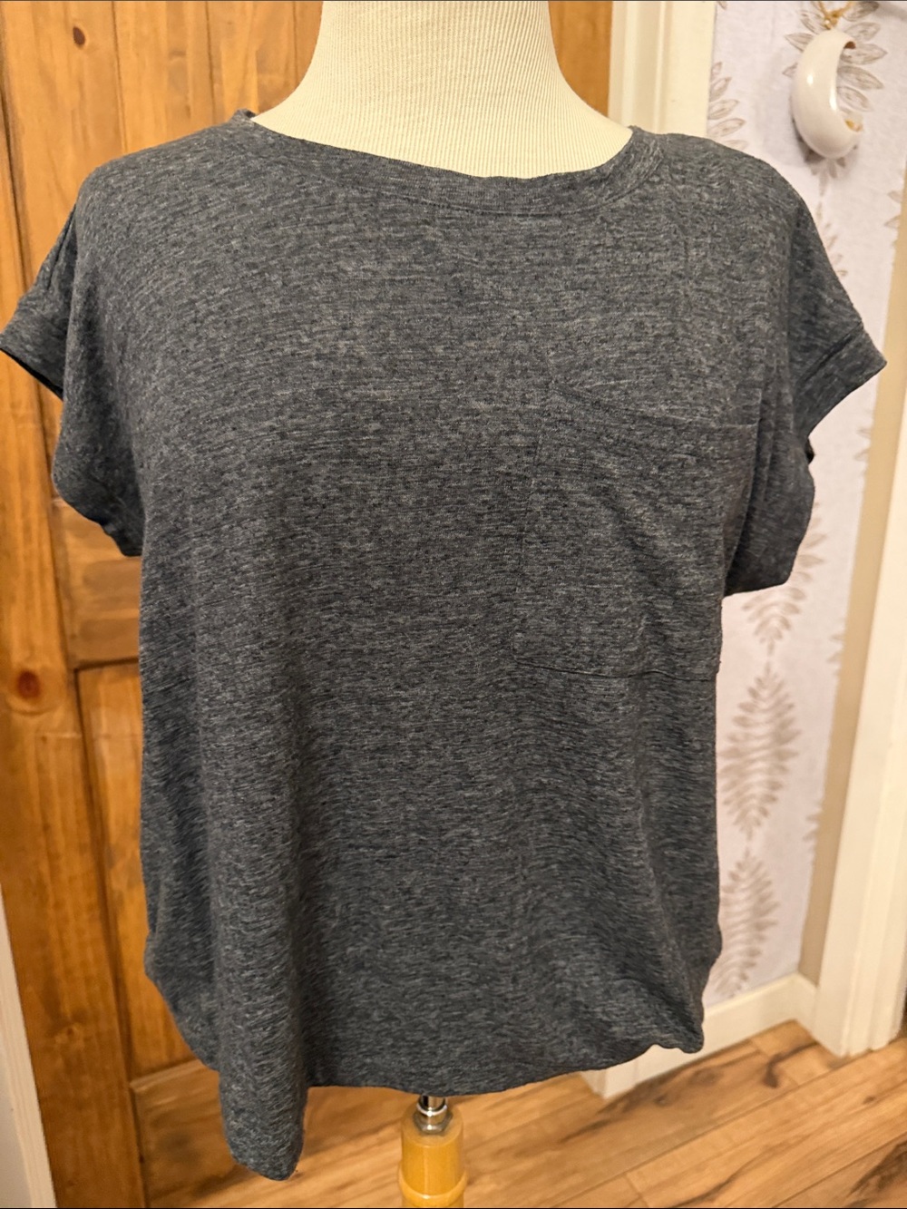 Francesca's Collections Short Sleeve Crewneck Top - Charcoal Gray